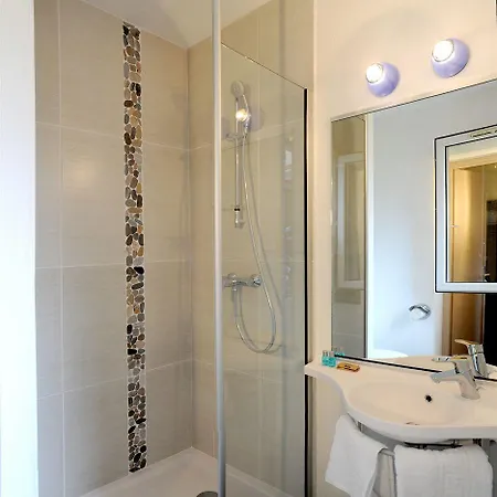 Hotel Hôtel&résidence Albertville 2*